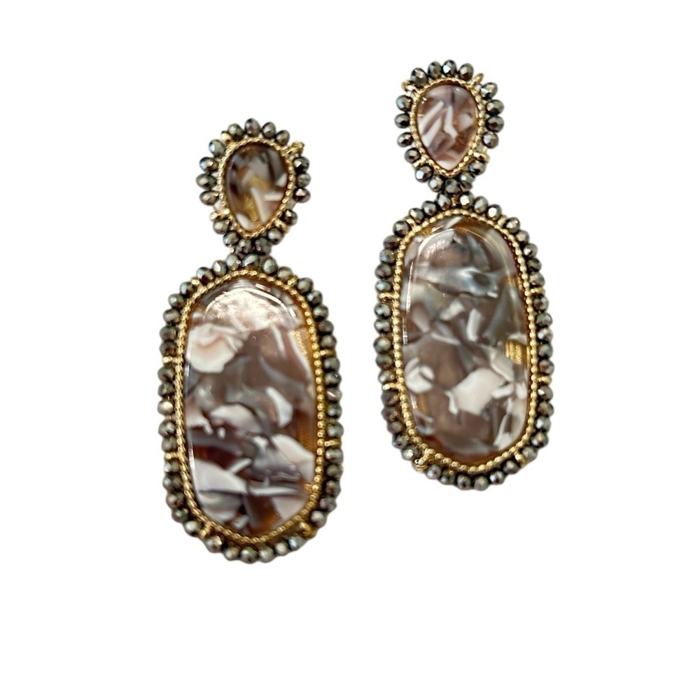 Nwot boutique goldtone/taupe beaded & resin oval drop pierced earrings gift bag